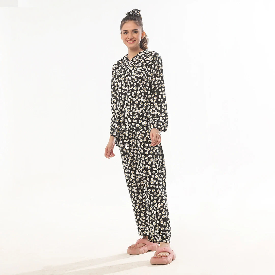 Sajiero Mat Daisy Linen Pajama Suit