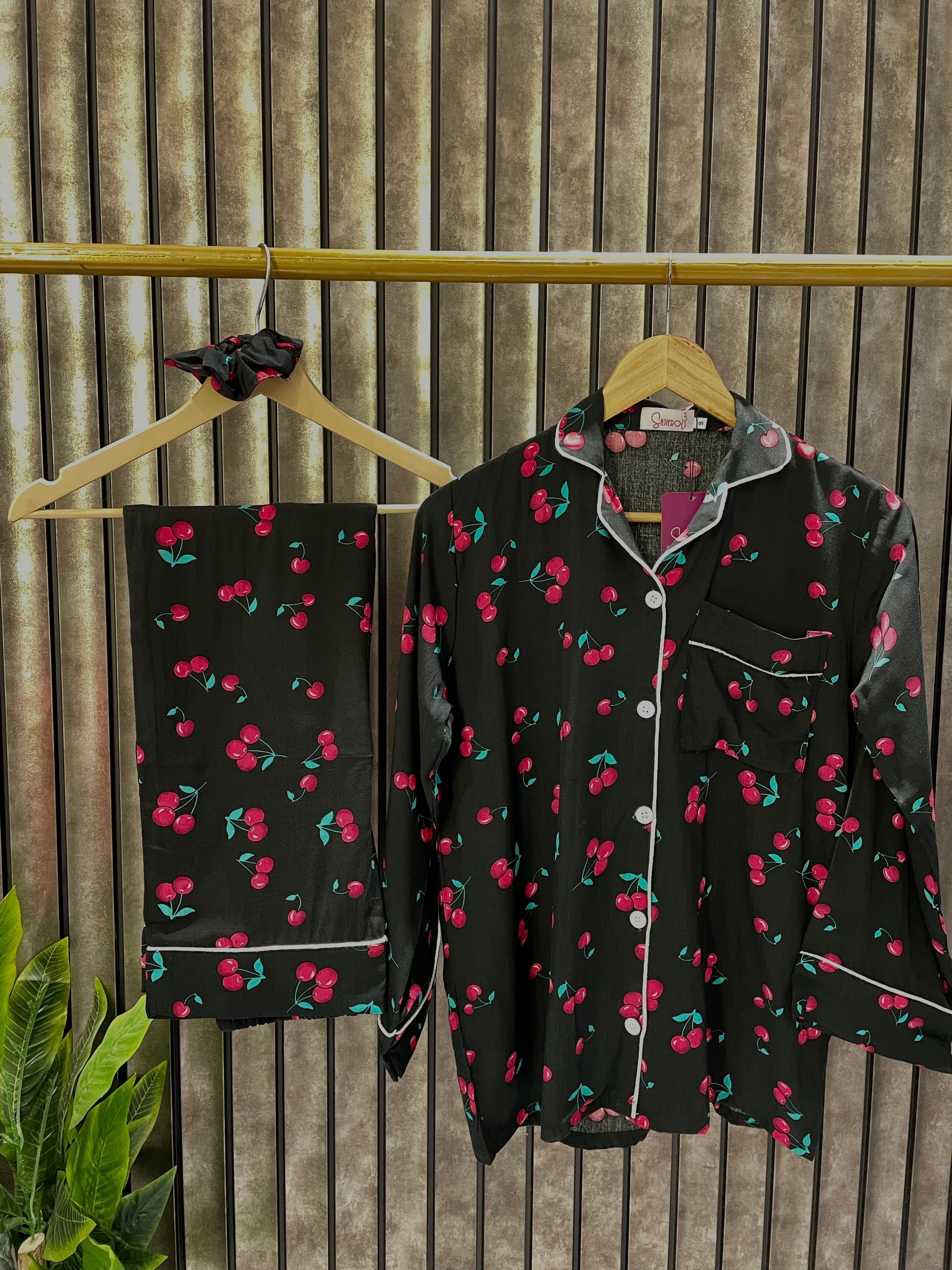 Sajiero Cherry Linen Pajama Suit