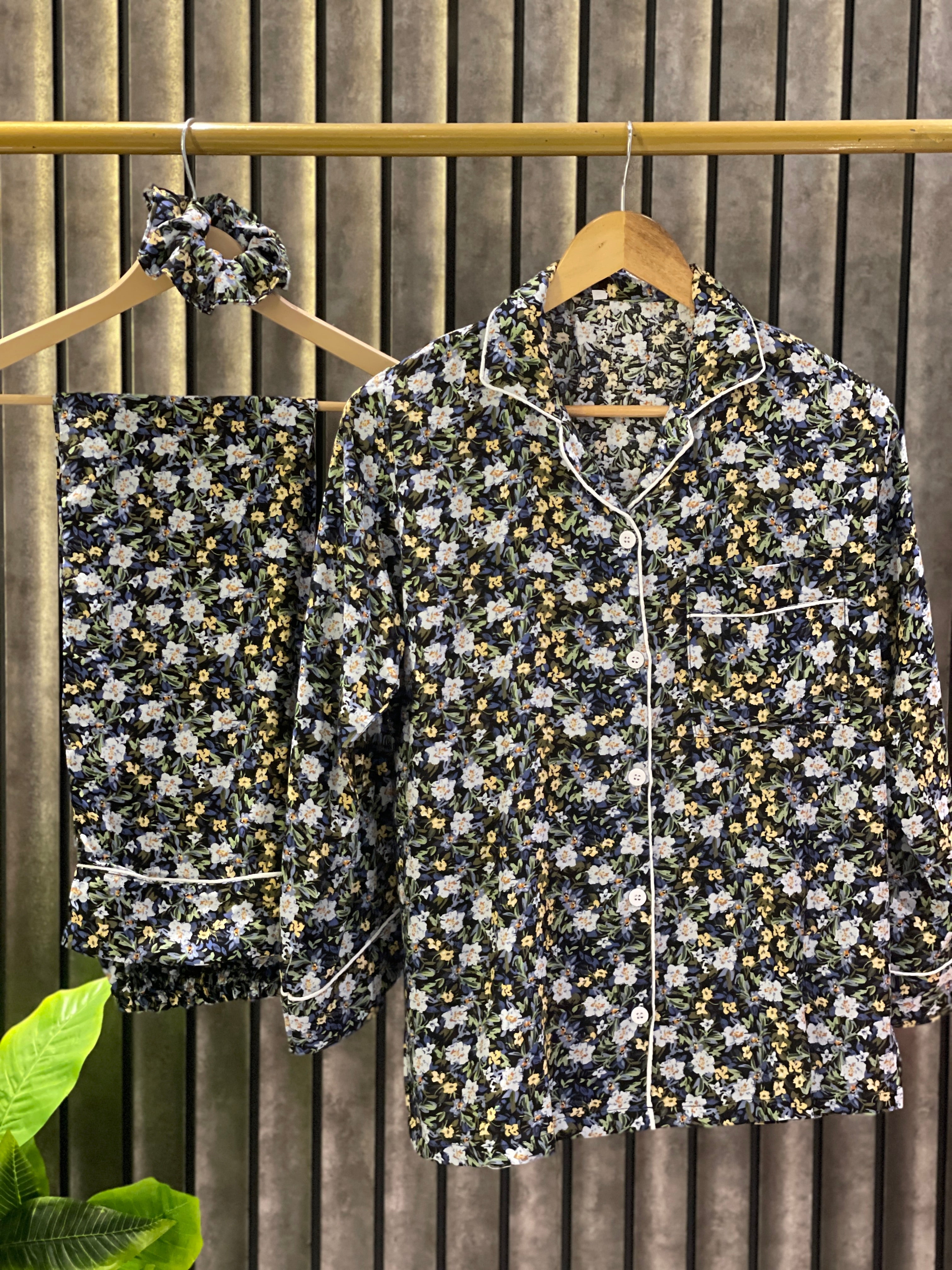 Sajiero Full Bloom Linen Pajama Suit